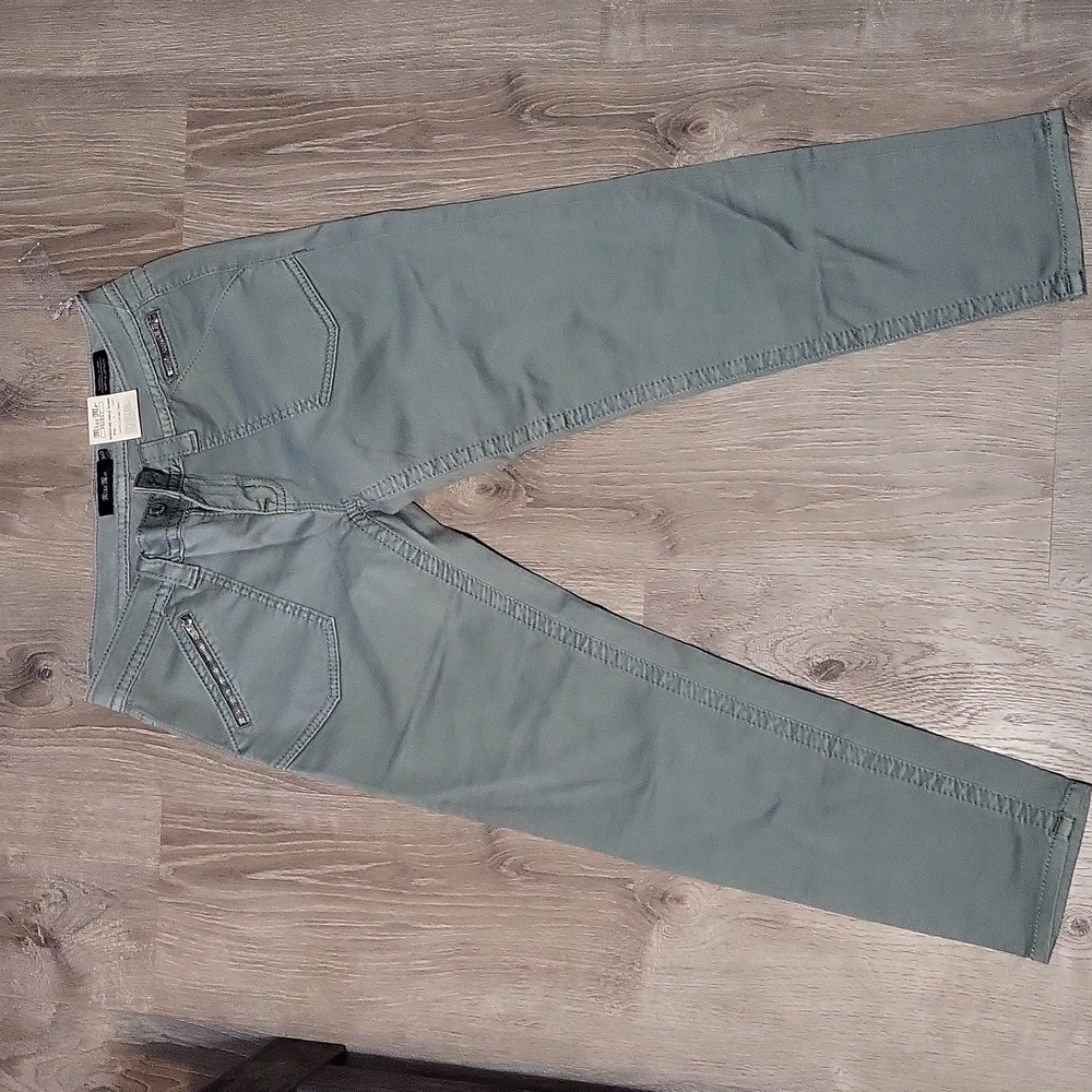 Miss mes size 30 ankle skinny jeans, low rise, pretty light green color